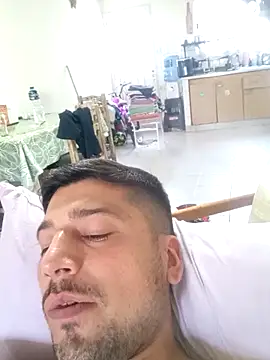 Snapshot of matt1804 chatting on February 10, 2026, 6:18 pm matt1804 online show from February 10, 2026, 6:18 pm