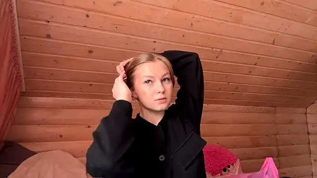 TessSamul online show from May 1, 2026, 12:43 pm