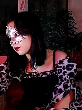 Diamond Doll love online show from February 11, 2026, 6:30 pm