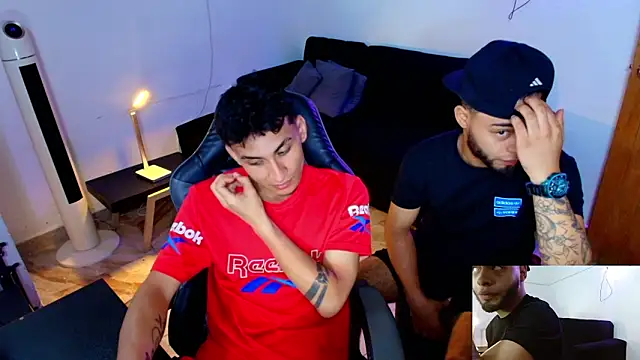 Snapshot of Xanderstone00 chatting on March 12, 2026, 2:32 pm Xanderstone00 online show from March 12, 2026, 2:32 pm