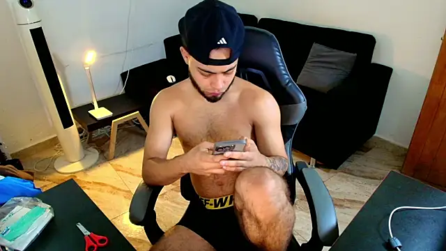 Snapshot of Xanderstone00 chatting on March 16, 2026, 4:10 pm Xanderstone00 online show from March 16, 2026, 4:10 pm