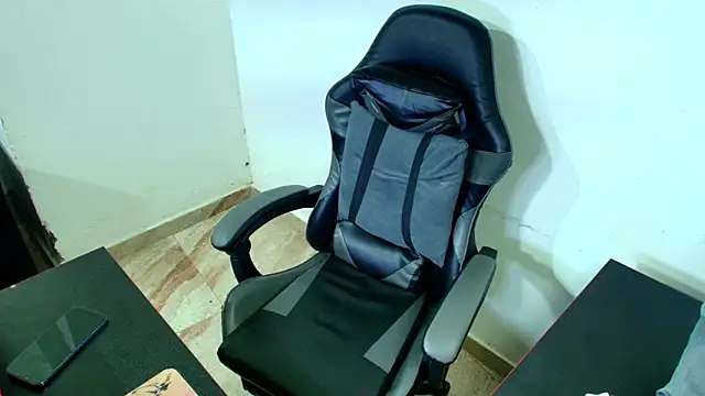 Snapshot of Xanderstone00 chatting on March 8, 2026, 2:31 pm Xanderstone00 online show from March 8, 2026, 2:31 pm