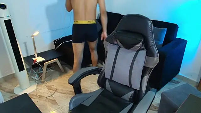 Snapshot of Xanderstone00 chatting on March 22, 2026, 3:35 pm Xanderstone00 online show from March 22, 2026, 3:35 pm