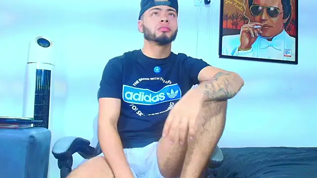 Snapshot of Xanderstone00 chatting on March 5, 2026, 4:42 am Xanderstone00 online show from March 5, 2026, 4:42 am