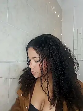 BrianaSweetxxx online show from April 22, 2026, 3:35 am