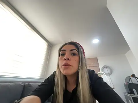 Encantadora Eva online show from February 11, 2026, 8:52 pm