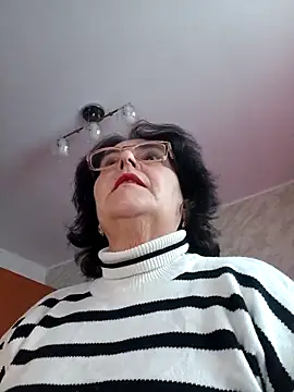 xMaryxAnne online show from March 31, 2026, 9:44 am