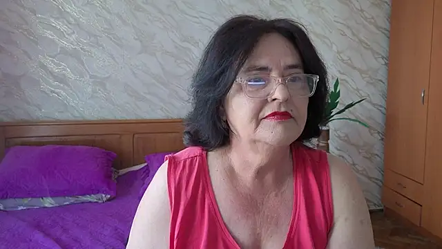xMaryxAnne online show from June 13, 2026, 5:49 am
