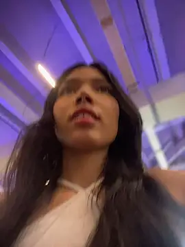 jadelaurent online show from July 17, 2026, 8:28 pm