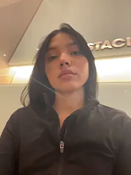 Snapshot of jadelaurent chatting on March 7, 2026, 6:35 pm jadelaurent online show from March 7, 2026, 6:35 pm