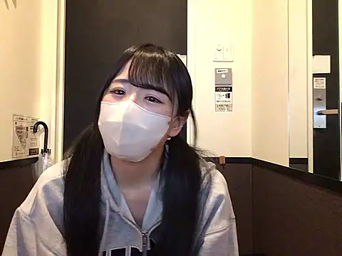cocomi-coco0209 online show from April 28, 2026, 4:22 pm
