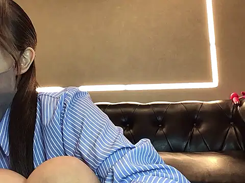 cocomi-coco0209 online show from May 9, 2026, 12:41 pm