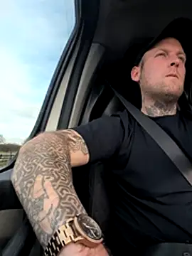 dave32000 online show from February 25, 2026, 1:44 pm