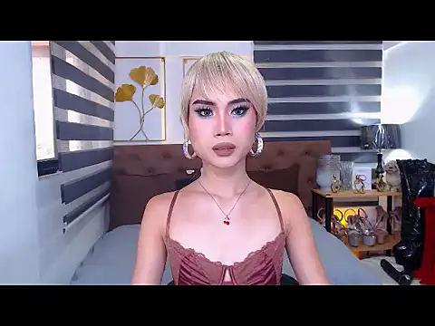 JuicyCockThea online show from June 3, 2026, 1:39 am
