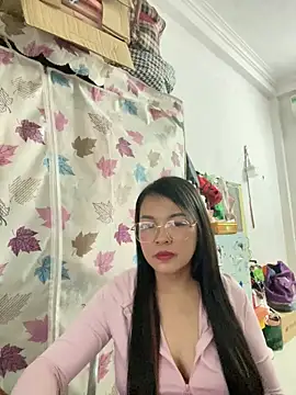 Snapshot of Strawberry-wet chatting on March 11, 2026, 5:23 am Strawberry-wet online show from March 11, 2026, 5:23 am