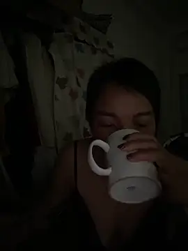 Snapshot of Strawberry-wet chatting on March 29, 2026, 12:12 am Strawberry-wet online show from March 29, 2026, 12:12 am