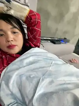 Snapshot of Strawberry-wet chatting on February 13, 2026, 2:39 pm Strawberry-wet online show from February 13, 2026, 2:39 pm