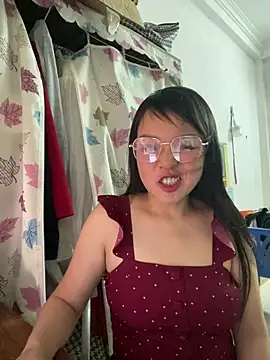 Snapshot of Strawberry-wet chatting on March 21, 2026, 5:30 am Strawberry-wet online show from March 21, 2026, 5:30 am