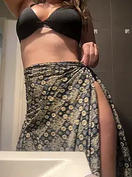 justinahallo online show from July 28, 2026, 1:57 am