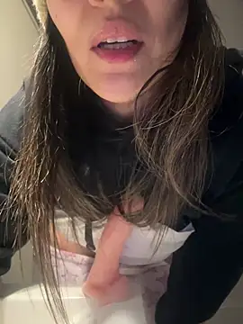 justinahallo online show from July 20, 2026, 1:35 am