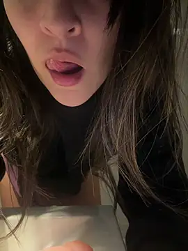 justinahallo online show from July 11, 2026, 5:24 pm