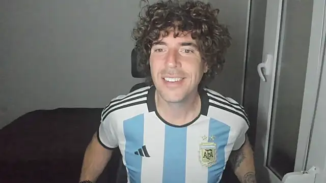 Snapshot of joaquin420_hot chatting on March 27, 2026, 3:59 am joaquin420 hot online show from March 27, 2026, 3:59 am