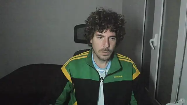 Snapshot of joaquin420_hot chatting on March 15, 2026, 5:47 am joaquin420 hot online show from March 15, 2026, 5:47 am