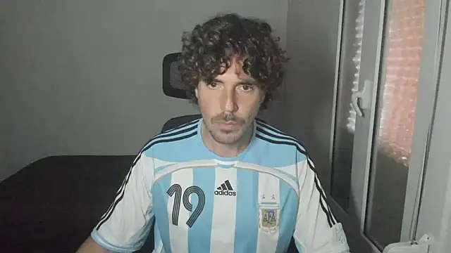 Snapshot of joaquin420_hot chatting on March 14, 2026, 3:29 pm joaquin420 hot online show from March 14, 2026, 3:29 pm