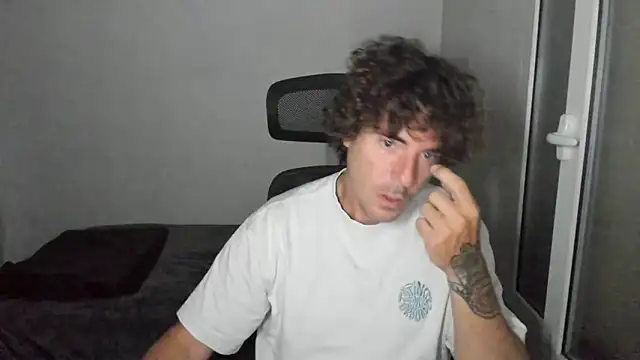 joaquin420 hot online show from May 4, 2026, 3:21 am