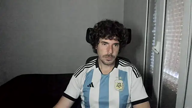 Snapshot of joaquin420_hot chatting on March 17, 2026, 9:12 am joaquin420 hot online show from March 17, 2026, 9:12 am