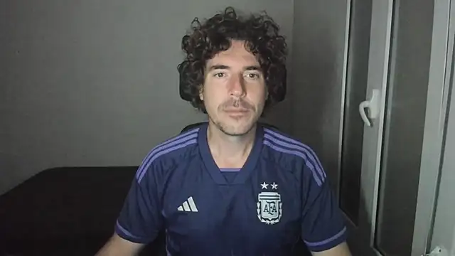 Snapshot of joaquin420_hot chatting on March 18, 2026, 4:59 am joaquin420 hot online show from March 18, 2026, 4:59 am