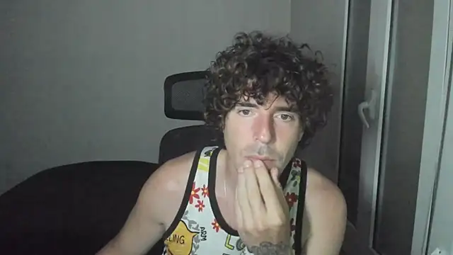 Snapshot of joaquin420_hot chatting on March 25, 2026, 6:51 pm joaquin420 hot online show from March 25, 2026, 6:51 pm