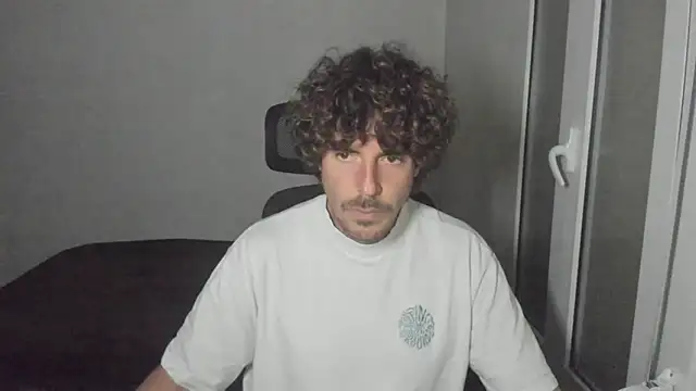 Snapshot of joaquin420_hot chatting on March 24, 2026, 6:41 pm joaquin420 hot online show from March 24, 2026, 6:41 pm