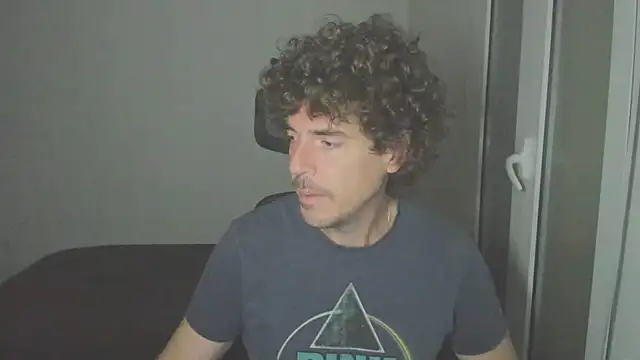 Snapshot of joaquin420_hot chatting on March 19, 2026, 5:07 am joaquin420 hot online show from March 19, 2026, 5:07 am