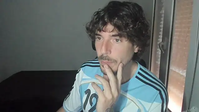 Snapshot of joaquin420_hot chatting on March 6, 2026, 3:51 pm joaquin420 hot online show from March 6, 2026, 3:51 pm