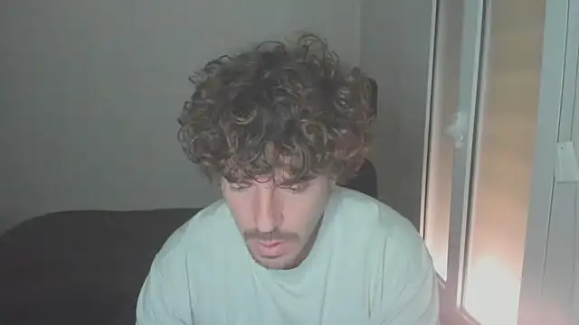 Snapshot of joaquin420_hot chatting on February 15, 2026, 10:25 am joaquin420 hot online show from February 15, 2026, 10:25 am