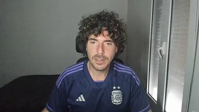 Snapshot of joaquin420_hot chatting on March 23, 2026, 6:24 am joaquin420 hot online show from March 23, 2026, 6:24 am