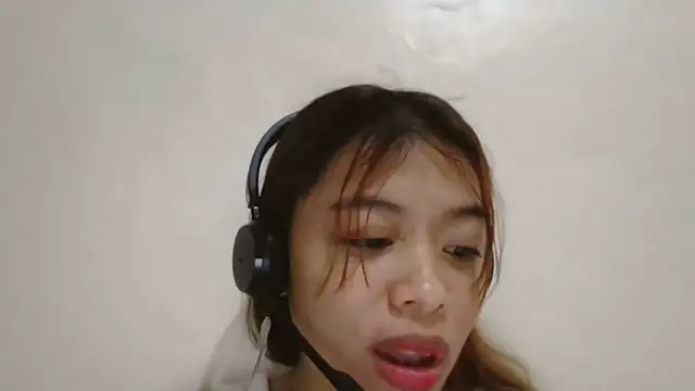 Snapshot of BobbiBruch chatting on February 16, 2026, 1:43 pm BobbiBruch online show from February 16, 2026, 1:43 pm