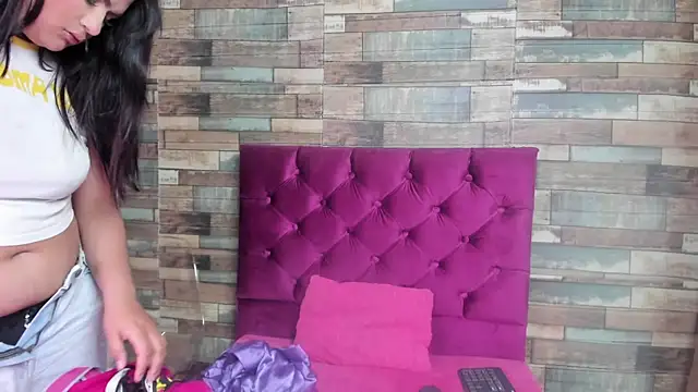 Snapshot of Kitty_Tits chatting on February 19, 2026, 12:24 pm Kitty Tits online show from February 19, 2026, 12:24 pm