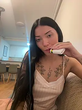 Snapshot of Karmenlovex chatting on March 13, 2026, 7:19 pm Karmenlovex online show from March 13, 2026, 7:19 pm