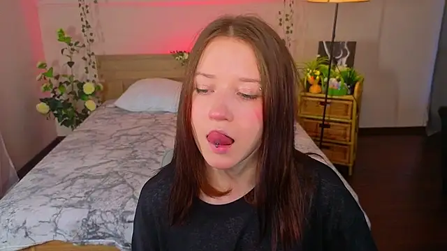 MmollyMay online show from March 28, 2026, 10:27 am