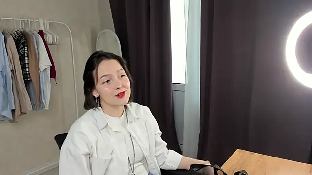 JulianeBornmann online show from February 10, 2026, 8:35 am