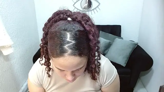 Snapshot of leilanewgirl chatting on March 12, 2026, 12:31 pm leilanewgirl online show from March 12, 2026, 12:31 pm