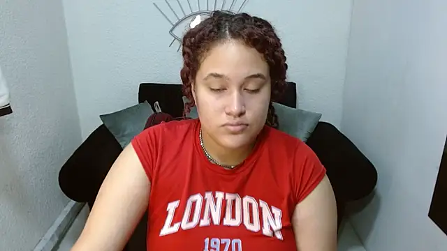 Snapshot of leilanewgirl chatting on March 16, 2026, 12:31 pm leilanewgirl online show from March 16, 2026, 12:31 pm