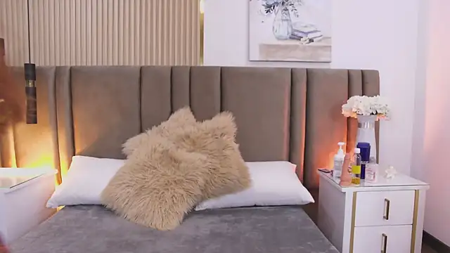 Snapshot of SaraLugo chatting on March 27, 2026, 7:37 pm SaraLugo online show from March 27, 2026, 7:37 pm