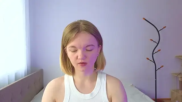 StellaBunny online show from June 10, 2026, 4:24 am