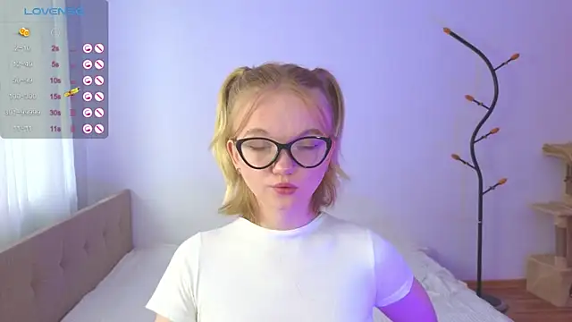 StellaBunny online show from June 23, 2026, 4:32 am