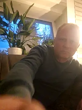 Demik71 online show from April 5, 2026, 6:14 pm