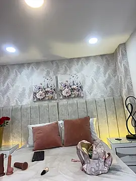 Snapshot of Brisa_Silva chatting on July 4, 2026, 12:00 pm Brisa Silva online show from July 4, 2026, 12:00 pm