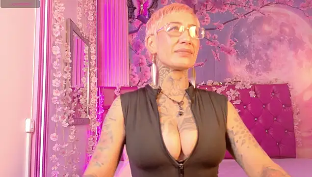 Everlyn sexx online show from February 24, 2026, 6:42 pm